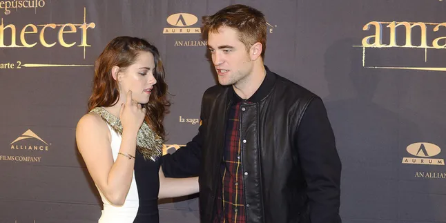 Kristen Stewart - Robert Pattinson Main Kucing-Kucingan di Cannes