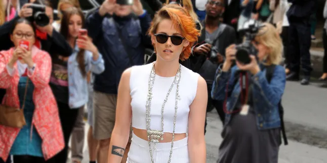 Kristen Stewart, Tetap Keren Meski Lusuh dan 'Compang-Camping' Kristen Stewart, Tetap Keren Meski Lusuh dan 'Compang-Camping'