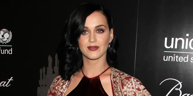 Kritisi Internet, Katy Perry Anggap Dunia Maya Itu Liar!