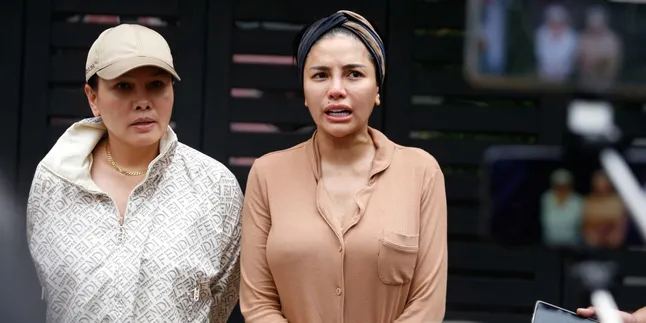 Kronologi Kasus Nikita Mirzani, Sempat Dijemput Paksa - Berujung Pada Penahanan Kronologi Kasus Nikita Mirzani, Sempat Dijemput Paksa - Berujung Pada Penahanan