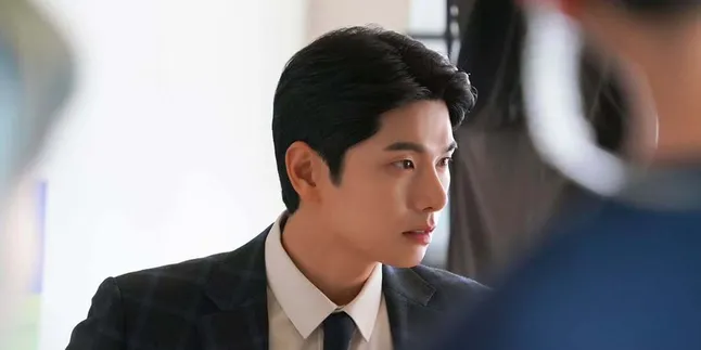 Kronologi Skandal Lee Yi Kyung: DM Kontroversial, Tanggapan Agensi, dan 'Bukti Baru' Kronologi Skandal Lee Yi Kyung: DM Kontroversial, Tanggapan Agensi, dan 'Bukti Baru'