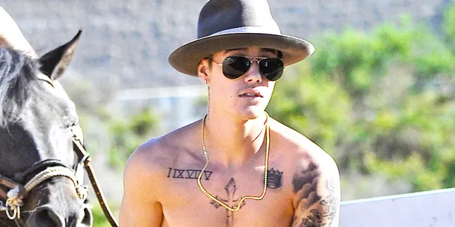 Kronologis Justin Bieber Manggung Hanya Pakai Celana Dalam