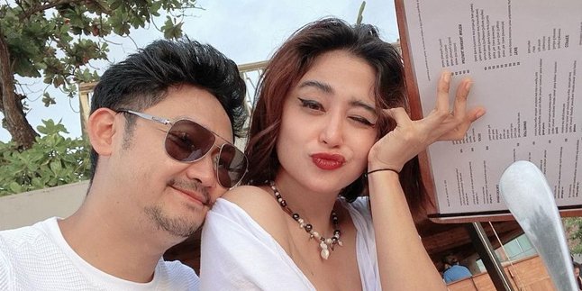 Dewi Perssik's Legal Counsel Asserts that Angga Wijaya's Divorce is Not Due to Jealousy with Saipul Jamil