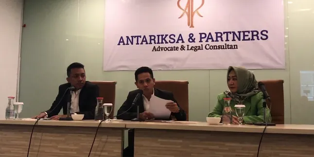 Kuasa Hukum Melani Rizki Istri Sah AKBP Aris Rusdiyanto Sebut Feby Sharon Hanya Pansos Kuasa Hukum Melani Rizki Istri Sah AKBP Aris Rusdiyanto Sebut Feby Sharon Hanya Pansos