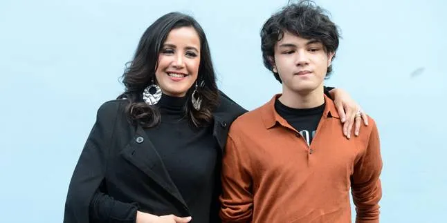 Kuliah di Kanada, Shawn Adrian Anak Andi Soraya Nyambi Jadi Kasir Toko Kuliah di Kanada, Shawn Adrian Anak Andi Soraya Nyambi Jadi Kasir Toko