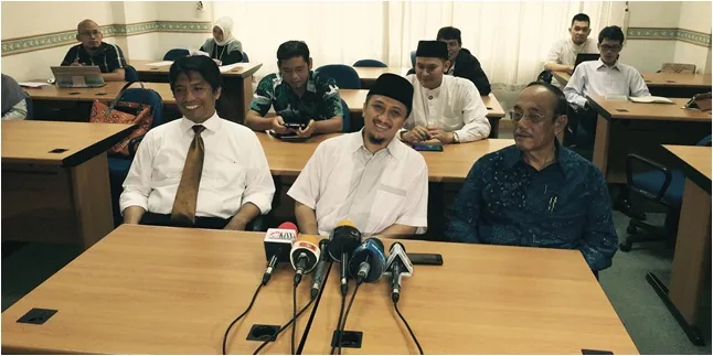 Kuliah Lagi, Yusuf Mansur Dipanggil Jam'an Sesuai Nama KTP Kuliah Lagi, Yusuf Mansur Dipanggil Jam'an Sesuai Nama KTP