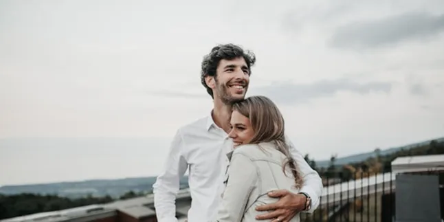 Kumpulan Kata-Kata Menyentuh Hati Buat Pacar Tersayang yang Romantis dan Penuh Makna