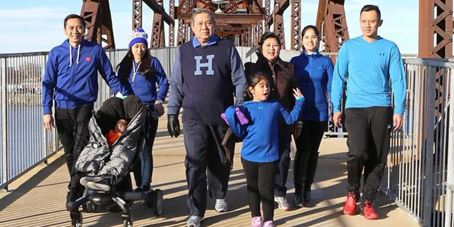 Kunjungi Amerika, SBY Sempatkan Selfie di Jembatan San Fransisco Kunjungi Amerika, SBY Sempatkan Selfie di Jembatan San Fransisco