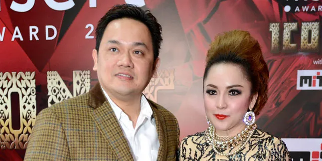 Kunjungi KUA, Farhat Abbas Kini Tebar Misteri Foto