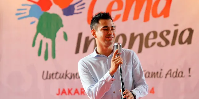 Kunjungi Panti Jompo, Raffi Ahmad Ajari Cara Pencoblosan Pemilu