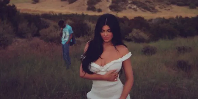Kylie Jenner Blak-Blakan Masalah Hubungan Seksual dengan Travis Scott