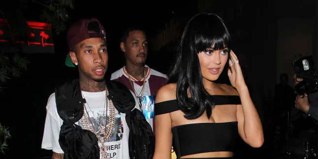 Kylie Jenner Tak Ajak Tyga ke Golden Globe Karena Diselingkuhi?
