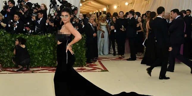 Kylie Jenner Ungkap Sosok Inspirasi Yang Membuat Brandnya Sukses Besar