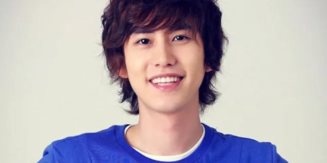 Kyuhyun Digodai Aktor Gay Hong Suk Chun!