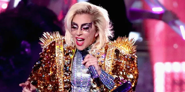 Lady Gaga Dikabarkan Berpacaran Dengan Agennya, Christian Carino