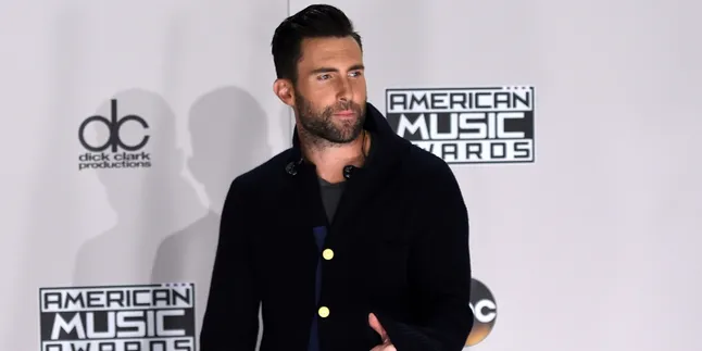 Lagi Bintitan, Adam Levine Bakal Tetep Ganteng Ga Sih?