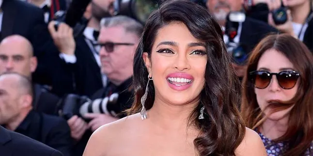 Lagi! Gara-Gara Ini, Priyanka Chopra Dikabarkan Sedang Hamil Anak Pertama