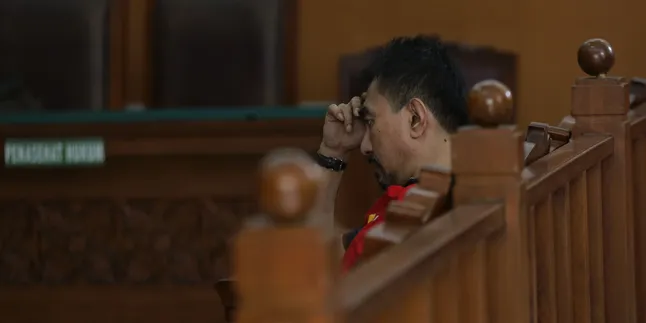 Lagi, Sidang Kasus Gatot Brajamusti Ditunda Untuk Yang Ketujuh Kalinya Lagi, Sidang Kasus Gatot Brajamusti Ditunda Untuk Yang Ketujuh Kalinya