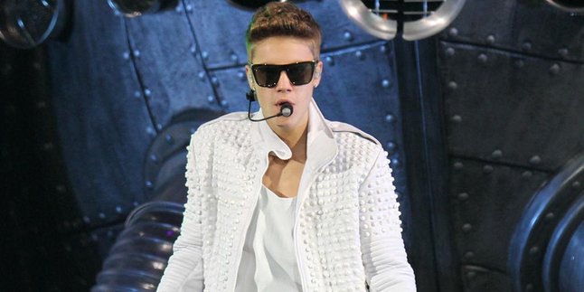 Tren Tulis Lagu Untuk Mantan, Justin Bieber Ikut-Ikutan!