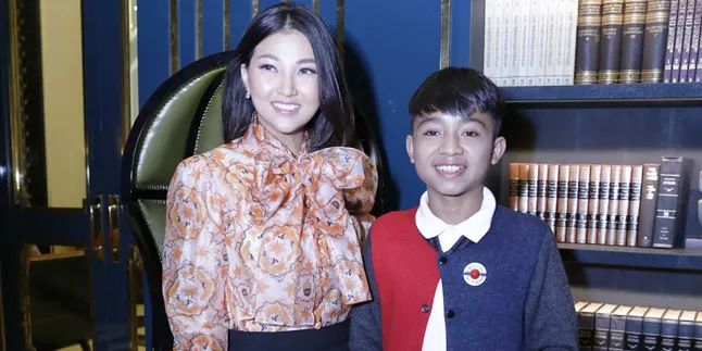 Lagu Baru Betrand Peto 'Deritaku' Jadi Trending di Indonesia dan 4 Negara Asia Lagu Baru Betrand Peto 'Deritaku' Jadi Trending di Indonesia dan 4 Negara Asia