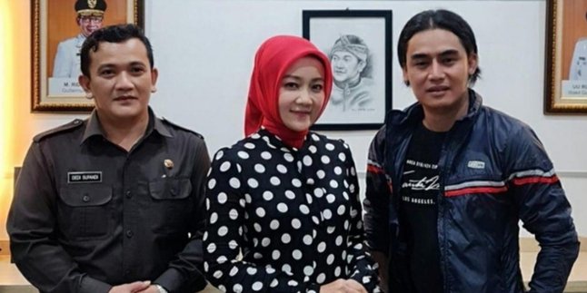 Charly van Houten's New Song 'Kangen Sekolah' Well Received by West Java Education Institutions