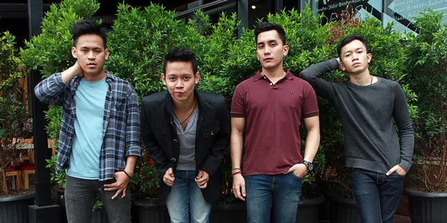 Lagu 'Berhasil Sakitiku', Kisah Cinta Tergetir Vokalis De Neno