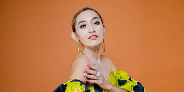 Lagu 'Cantik Itu Mahal' Tembus 1 Juta, Indah Sari Bersyukur
