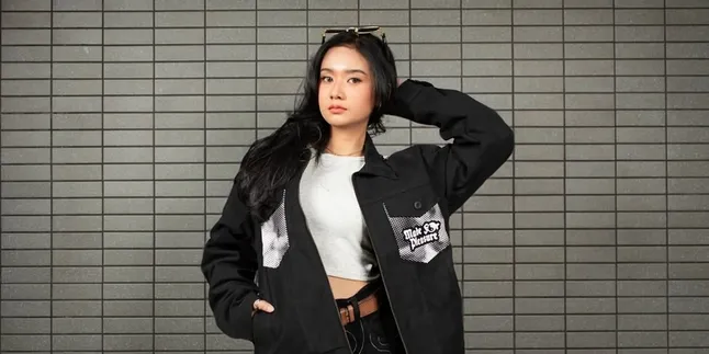 Lagu Pop Ceria 90an Jadi Soundtrack Film Horor, Efah Aaralyn Tampil Beda Bergaya Rocker