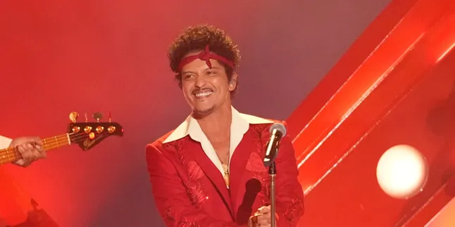 Bruno Mars' 'Risk It All' Enters Top 5 of Billboard Hot 100, While 'I Just Might' Returns to the Top