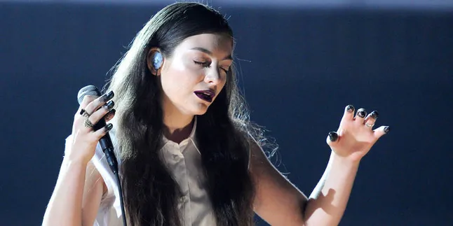 Lagu 'Royals' Dinyanyikan Bruce Springsteen, Lorde Terharu!