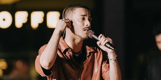 Lagu 'Somebody’s Pleasure' Milik Aziz Hedra Raih Platinum di Singapura, Tambah Daftar Panjang Prestasinya di Asia Tenggara