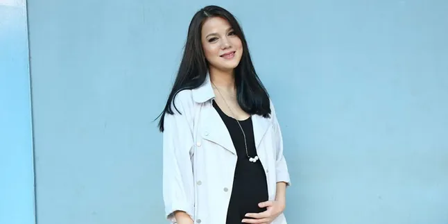 Lahirkan Putri Pertama, Alice Norin Mengaku Hampir Pingsan Lahirkan Putri Pertama, Alice Norin Mengaku Hampir Pingsan