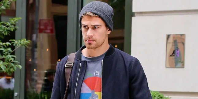 Lakoni Adegan Intim di 'INSURGENT', Theo James: Nggak Tahan!