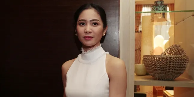 Tetap Cantik Dengan Perawatan, Bunga Zainal: Supaya Suami Gak Pergi Tetap Cantik Dengan Perawatan, Bunga Zainal: Supaya Suami Gak Pergi