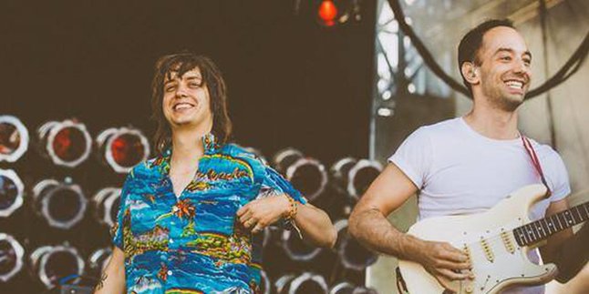 Lama Menghilang, The Strokes Akhirnya Muncul Kembali di London