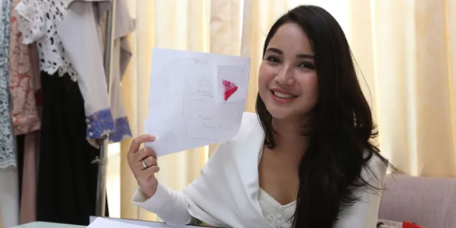 Lama Tak Muncul, Chacha Frederica Sibuk Jadi Desainer Fashion Lama Tak Muncul, Chacha Frederica Sibuk Jadi Desainer Fashion