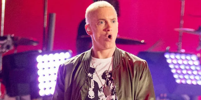 Lama Tak Terdengar, Eminem Sekarang Jualan Batu Bata?