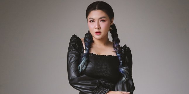 Lama Tak Terdengar Kabarnya, Vicky Shu Rilis Lagu Terbaru yang Kental dengan Nuansa Musik K-Pop