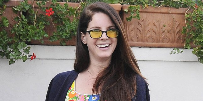 Lana Del Rey Ajak Anak John Lennon - The Weeknd Kolaborasi!