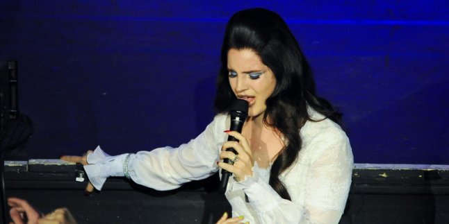 Lana Del Rey Mau Bunuh Diri?