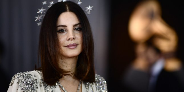 Lana Del Rey Tulis Lagu Untuk Film Dokumenter Baru Elvis