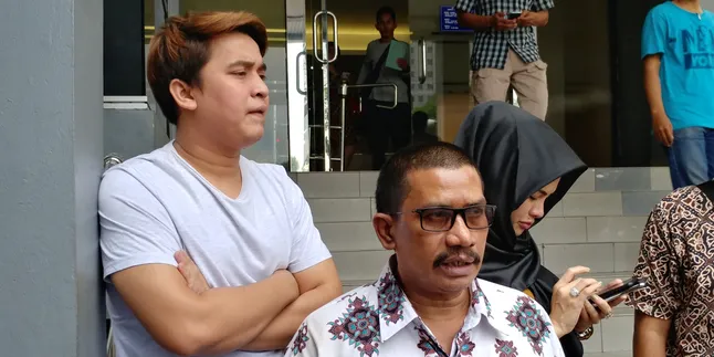 Laporkan Kris Hatta, Billy Syahputra Tak Ingin Ikut Larut Dalam Permasalahan Laporkan Kris Hatta, Billy Syahputra Tak Ingin Ikut Larut Dalam Permasalahan