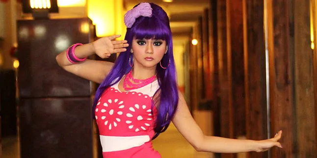 Laris Jadi Host, Janeta Janet tak Lupakan Nyanyi