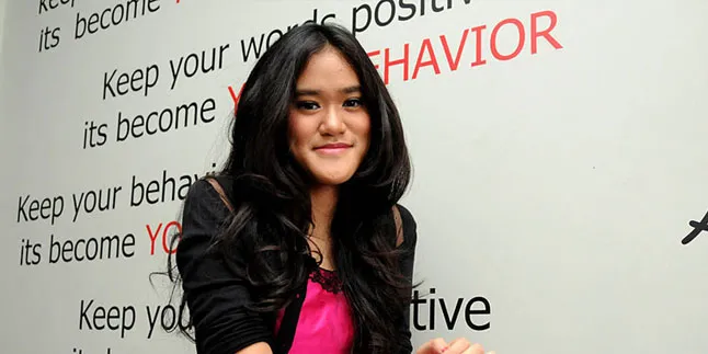Latasha Safira Pintar-Pintar Bagi Waktu Belajar dan Nyanyi