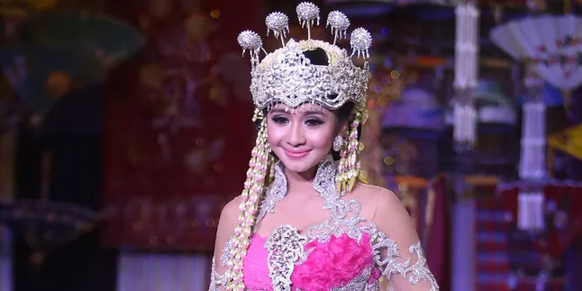 Laudya Cynthia Bella Persilakan Para Mantan Nikah Duluan Laudya Cynthia Bella Persilakan Para Mantan Nikah Duluan