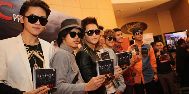 Launching Album 'STEP FORWARD', Smash Tidak Bubar!