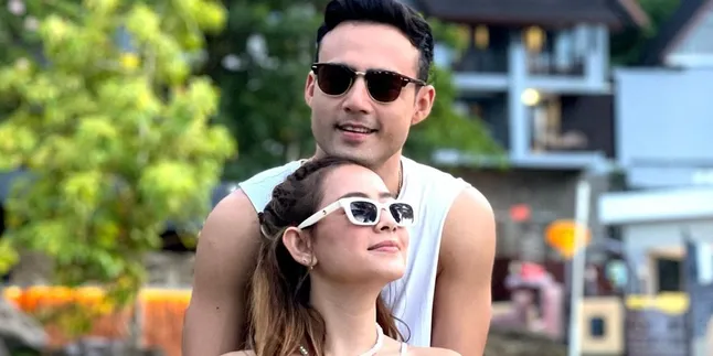 Laura Theux Hamil, Indra Brotolaras: Aku Yang Ngidam Laura Theux Hamil, Indra Brotolaras: Aku Yang Ngidam