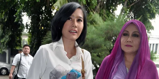 Lebaran, Ardina Rasti Tak Berharap Eza Gionino Minta Maaf Lebaran, Ardina Rasti Tak Berharap Eza Gionino Minta Maaf