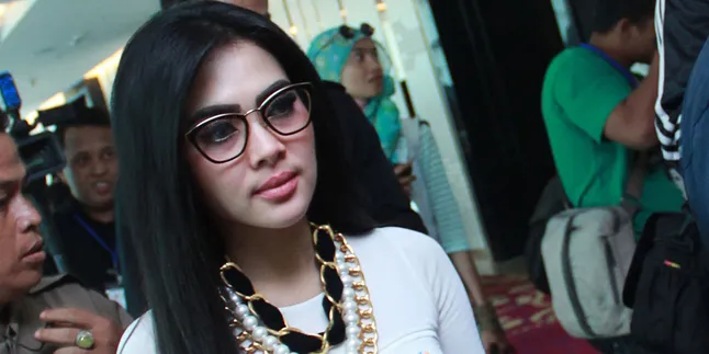 Lebaran Dan Ultah di Mekkah, Syahrini Enggan Pulang ke Indonesia