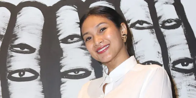 Lebaran, Happy Salma Tak Bisa Lupakan Sup Kaki Sapi dan Ketan Uli